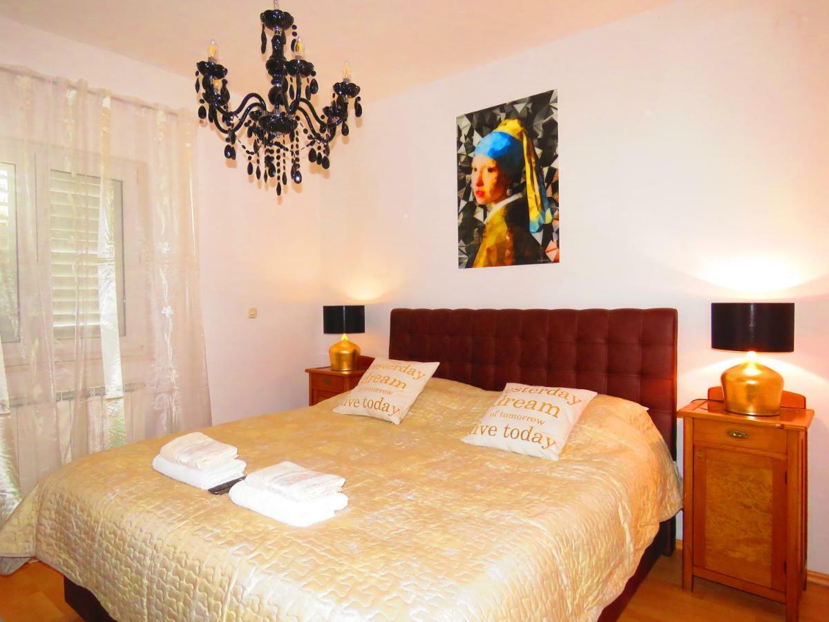 Apartment Smilje Šibenik Exterior foto
